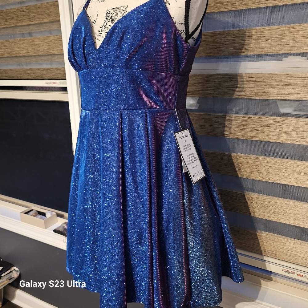 Juniors' Glitter-Knit Skater Party Dress - Picture 6 of 13